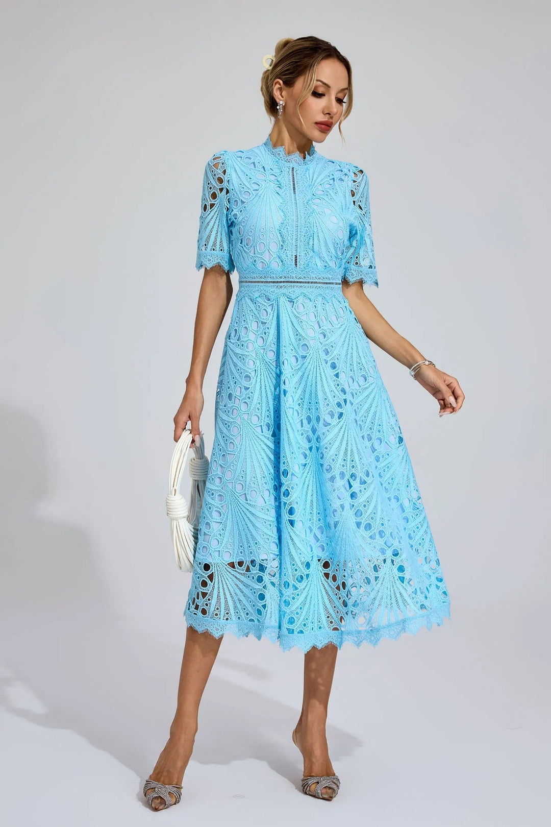 Vorelle - Casual Flower Embroidery Short Sleeve Dress